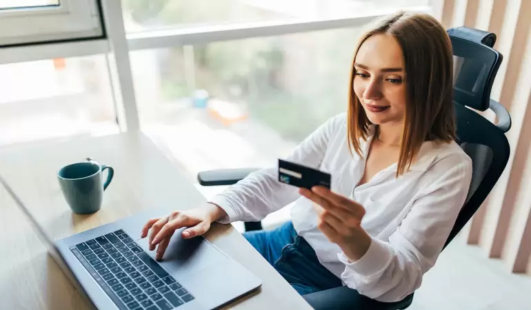 Românii și achizițiile online. Cum au evoluat obiceiurile de cumpărare ale românilor după pandemie
